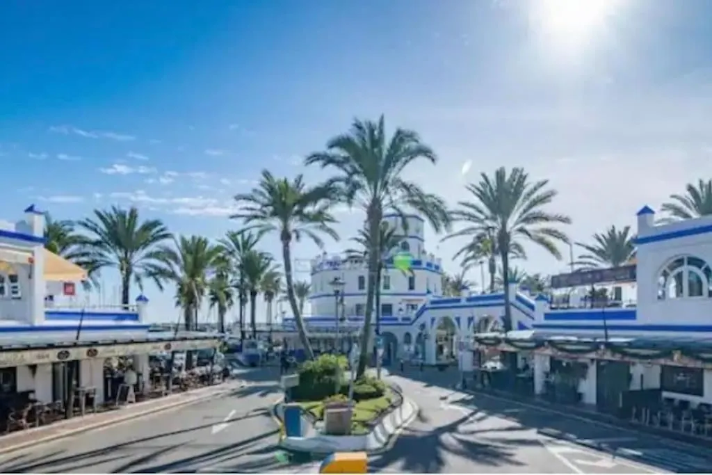Lovely 1 Bedroom Apartment With Sea Views And Pool Estepona