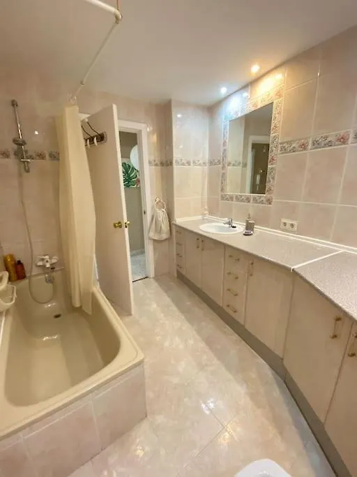 Lovely 1 Bedroom Apartment With Sea Views And Pool Estepona 0*,